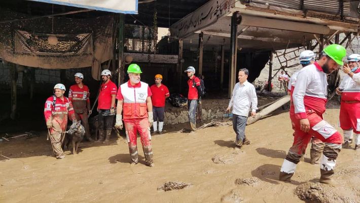 آخرین جزئیات سیل در امامزاده داوود و امدادرسانی هلال احمر+عکس