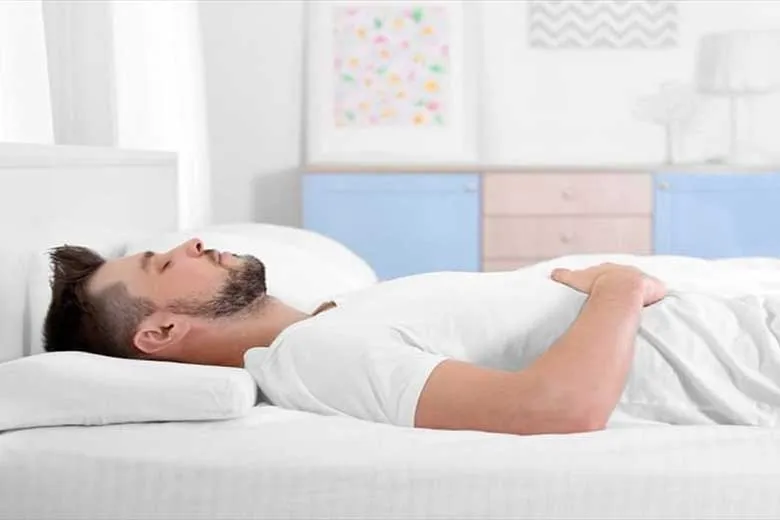 آیا خوابیدن به پشت صحیح است؟