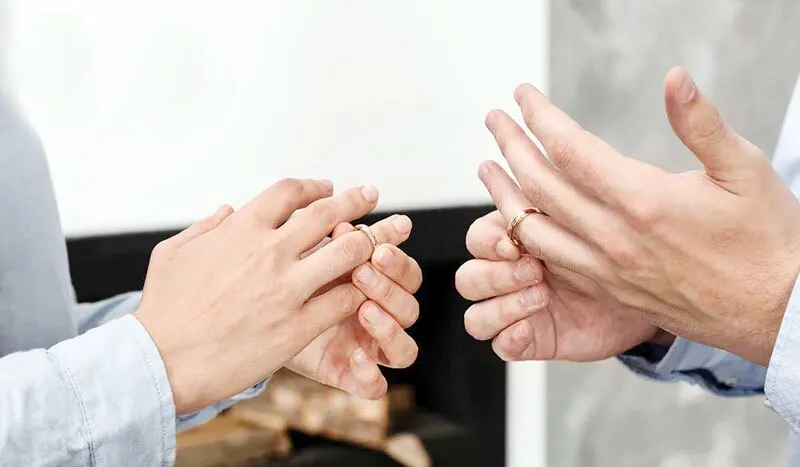 درخواست طلاق به خاطر صمیمی‌ترین دوست