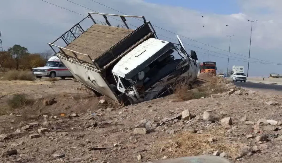 بی احتیاطی جان راننده  خاور را گرفت