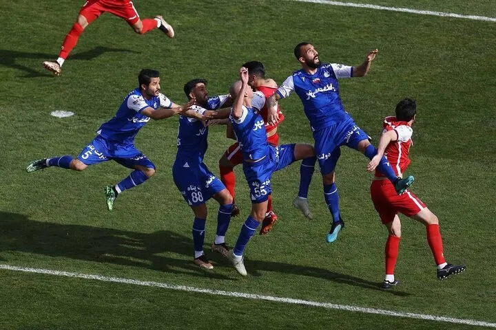 پنجره نقل و انتقالات سرخابی های تهران و ۱۰ باشگاه بسته است