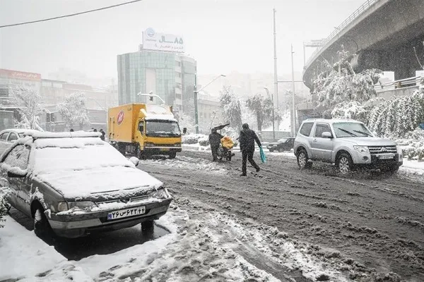 برف و باران کشور را فرا می‌گیرد/ کاهش ۱۸ درجه‌ای دما در برخی استان‌ها