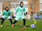 با دست‌های خالی مقابل غول‌ها