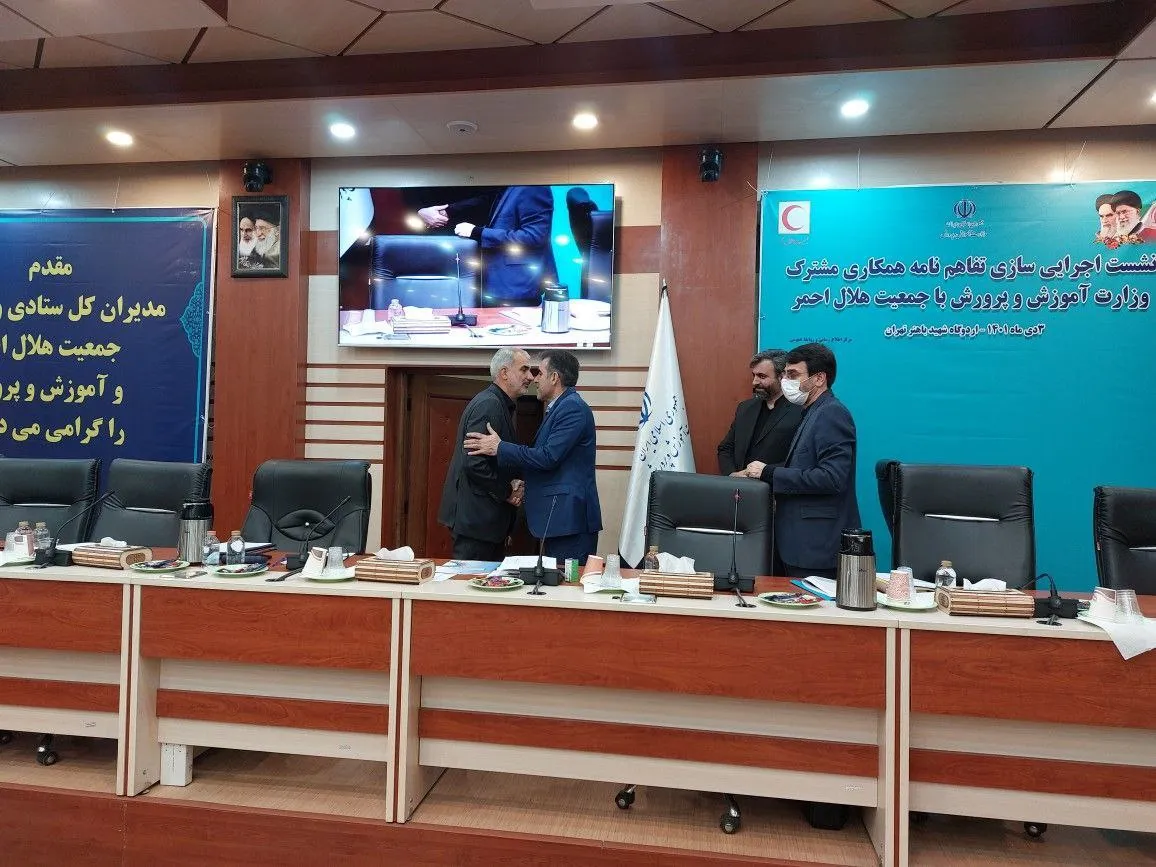مدیرکل آموزش و پرورش استان کرمانشاه به عنوان مدیرکل برتر کشور انتخاب شد