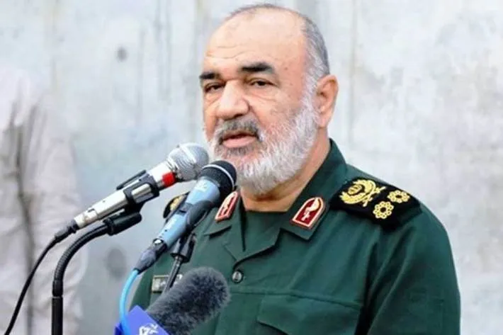 آنها که می‌خواستند ما را فلج کنند امروز بی‌شباهت به فلج‌ها نیستند