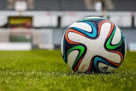 گلزنی به ۳ دروازه‌بان در یک بازی!