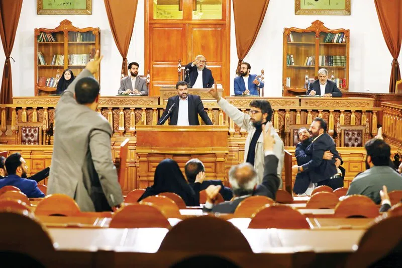 قصه مجلس در کتاب‌ قانون