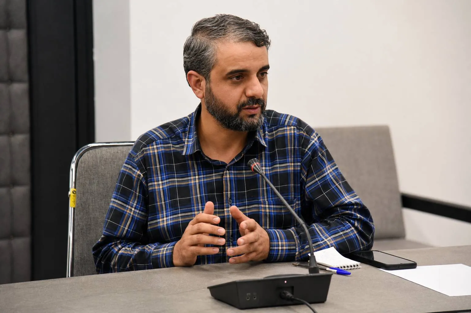محمدجواد میری سرپرست نویسندگان مجموعه تلویزیونی با عرض معذرت محمدجواد میری سرپرست نویسندگان مجموعه تلویزیونی با عرض معذرت