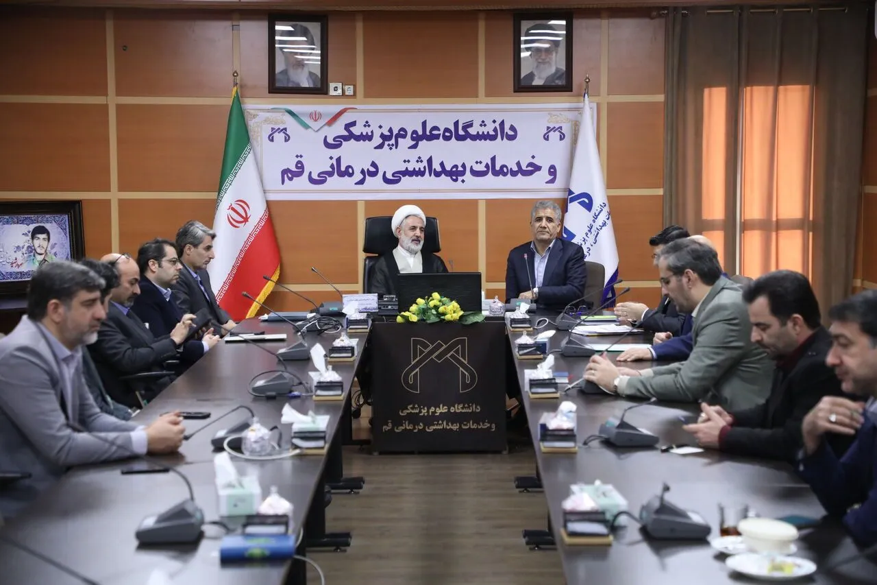 بخش عمده بار درمان بر روی مراکز دولتی قم است