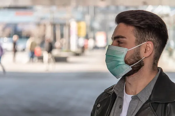 ماسک‌ها در روزهای بارانی از کرونا پیشگیری می‌کنند؟