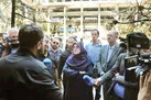 دولت همه توانش را برای بازسازی ساختمان شیشه‌ای به‌کار می‌گیرد 