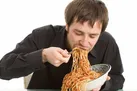 آشنایی با عوارض تند غذا خوردن برای بدن