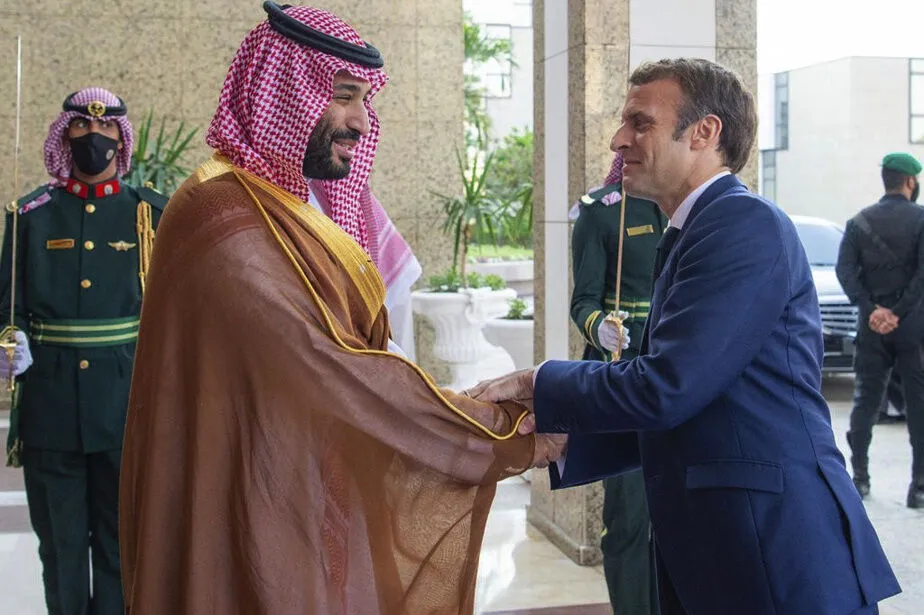 بن‌سلمان در پاریس؛ رایزنی با مکرون درباره ایران، تنگه هرمز و همکاری‌های دوجانبه