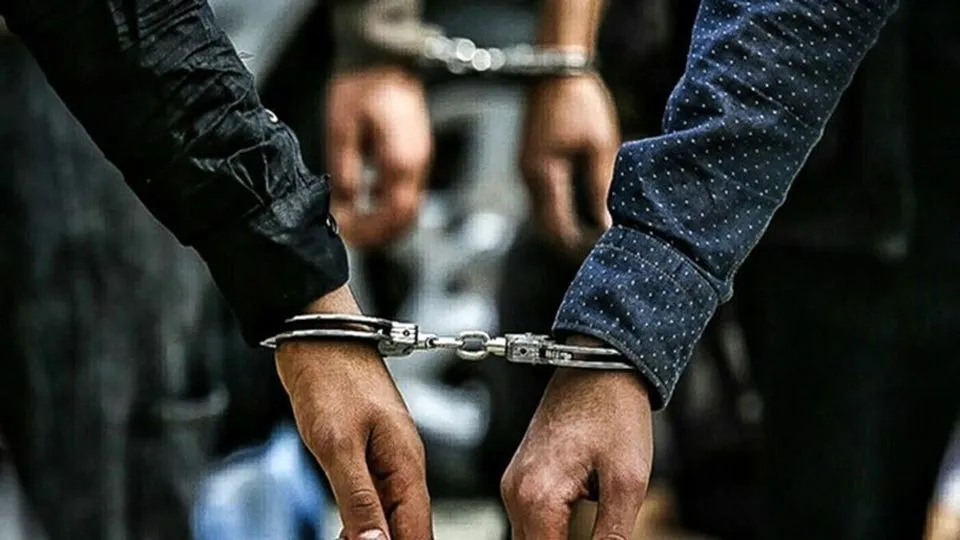 بازداشت قمارباز آنلاین و همدستانش | کلاهبرداری از مردم در پوشش پیش‌بینی نتایج جام ملت‌های آسیا