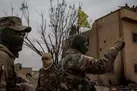 خودروی شبه نظامیان وابسته به آمریکا در الرقه هدف قرار گرفت