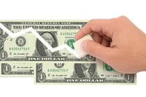 شرق علیه دلار