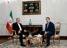 عراقچی: هم برای دفاع از خود هم برای راه حل دیپلماتیک آماده‌ایم