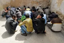 دستگيري معتادان متجاهر توسط پليس در طرح امنيت محله محور