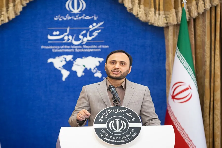 قیمت بنزین گران می شود؟ | پاسخ سخنگوی دولت به احتمال افزایش قیمت بنزین