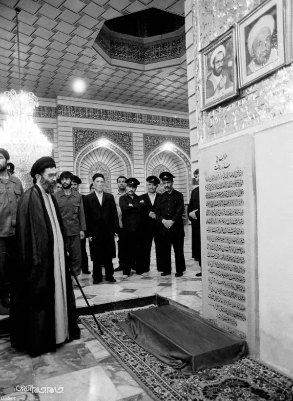 تصاویری از حضور رهبر انقلاب اسلامی در حرم حضرت فاطمه معصومه (سلام&zwnj;الله&zwnj;علیها)