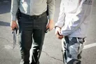 تیغ زیر‌ گلوی زورگیران