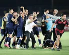 فاتحان آبـی!