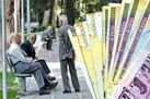 پرداخت عیدی بازنشستگان تا ۴۸ ساعت آتی