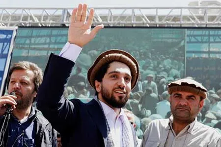 احتمال درگیری در پنجشیر ۵۰ درصد است / کشورهای منطقه به طالبان فشار بیاورند