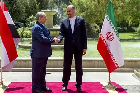 نشست آستانه تلاش کرد تا مسیر تحولات سوریه از نظامی‌گری فاصله بگیرد