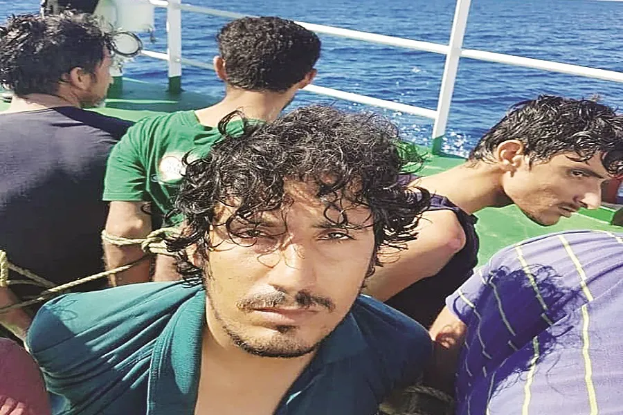 شرط ۲میلیاردی برای آزادی ۱۲ملوان ایرانی