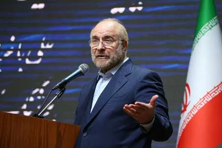 اگر اقتصاد ما به گِل نشسته به دلیل دولتی‌ سازی است نه تحریم