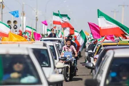 راهپیمایی ۲۲ بهمن در سراسر ایران برگزار شد (+عکس و فیلم)