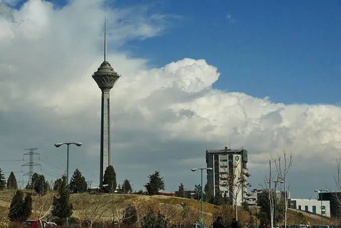 کارنامه کیفیت هوای پایتخت؛ چند روز هوای پاک و قابل‌قبول در تهران ثبت شد؟