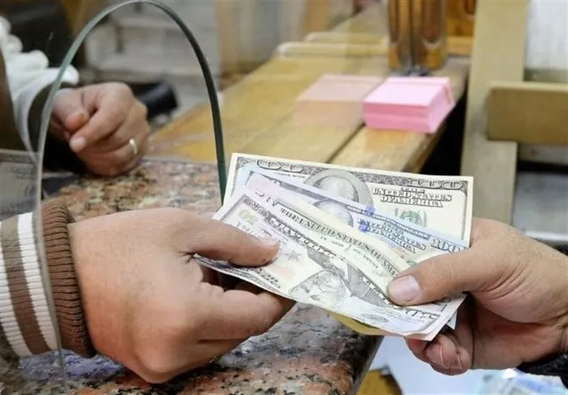 آغاز ریزش قیمت‌ها در بازار طلا و ارز | دلار کاهشی شد