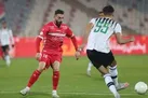 پرسپولیس به صدر نزدیک شد / یک روحانی کمک داور بازی سرخپوشان بود