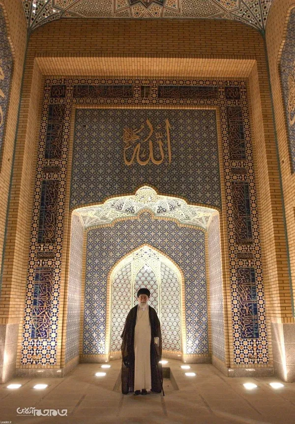 تصاویری از حضور رهبر انقلاب اسلامی در حرم حضرت فاطمه معصومه (سلام&zwnj;الله&zwnj;علیها)