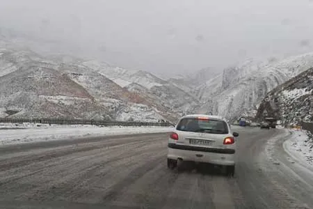 بارش برف و باران در جاده‌های ۱۴ استان