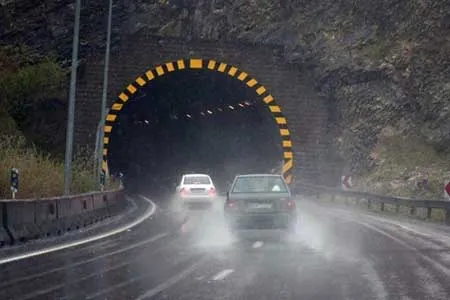 بارش برف و باران در جاده‌های 13 استان / 10 جاده مسدود است