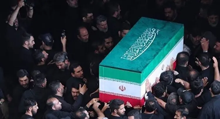 آیین تشییع پیکر مطهر آقای شهید ایران با حضور میلیونی عاشقان ولایت