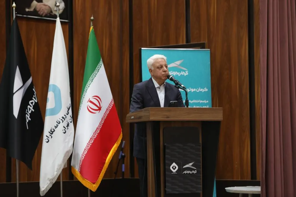 تجلیل از روزنامه‌نگاران برگزیده در چهارمین دوره جایزه «چراغ حقیقت» با حمایت کرمان موتور