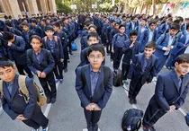 مدارس حق اجبار خانواده‌ها به خرید لباس فرم جدید را ندارند