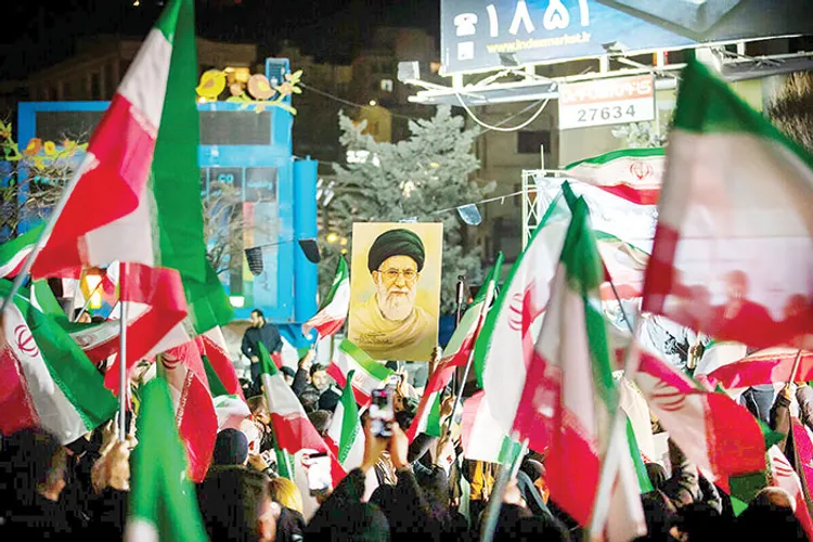 ۳۵۰۰ مدرسه پای کار تشییع تاریخی