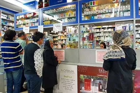 صدور ۶ مجوز تردد برای داروخانه‌های شبانه روزی در طرح منع آمد و شد