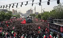 گاردین: مراسم تشییع در تهران نشان داد «ایران» خط قرمز بزرگ ایرانیان است