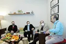 عیادت مدیر‌کل روابط‌ عمومی رسانه ملی از اسماعیل سلطانیان
