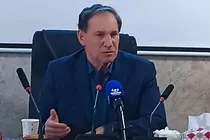 کارنامه نباید گروی پول باشد