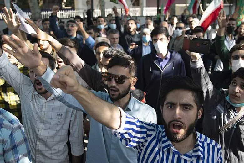 قطعنامه راهپیمایی در محکومیت اهانت به ساحت ولایت و مرجعیت شیعه