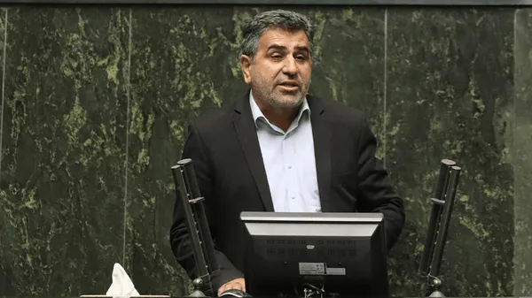 مردم هزینه ناکارآمدی دولت و مجلس را می‌پردازند