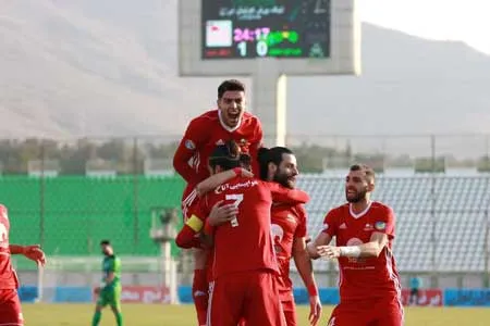 ۹ تیم در جمع بهترین‌ها / صدرنشینی استقلال، سپاهان و تراکتور