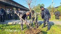 کاشت ۱۳۰۰ اصل نهال به یاد رهبر شهید در گلستان